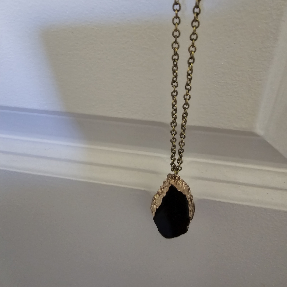 Plunder Elegant Black and Gold Necklace